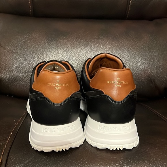 Louis Vuitton logo monogram suede leather run away sneakers NWB - Picture 5 of 9